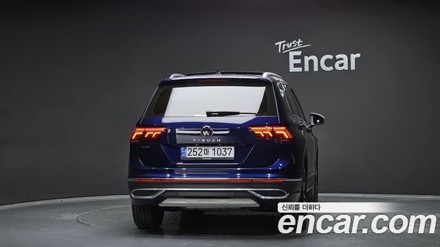 Volkswagen Tiguan 2.0 TSI Prestige - фото 3