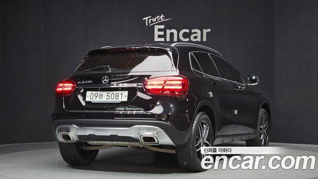 Mercedes-Benz GLA-Class X156 GLA220 - фото 1