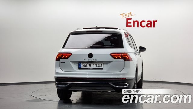 Volkswagen Tiguan 2.0 TSI Prestige - фото 3