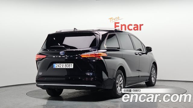 Toyota Sienna 4-го поколения 2.5 Hybrid AWD - фото 1