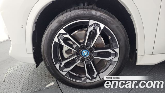 BMW iX1 U11 xDrive 30 M Sport - фото 4