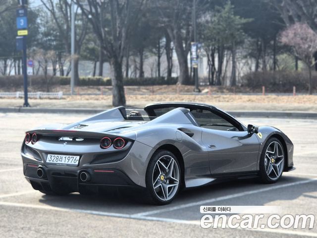 Ferrari F8 3.9 V8 - фото 1