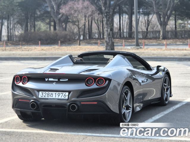 Ferrari F8 3.9 V8 - фото 3