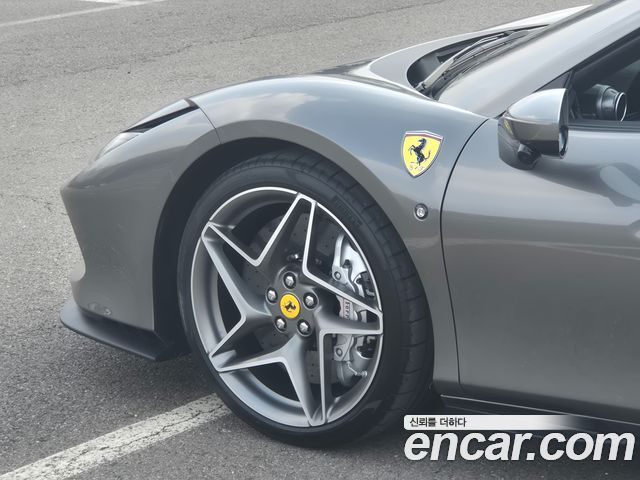 Ferrari F8 3.9 V8 - фото 4