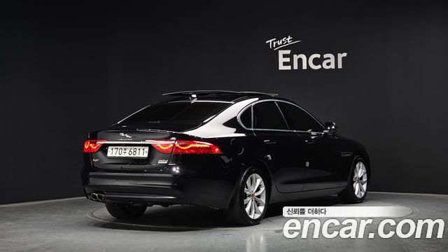 Jaguar XF X260 20d Portfolio AWD - фото 1