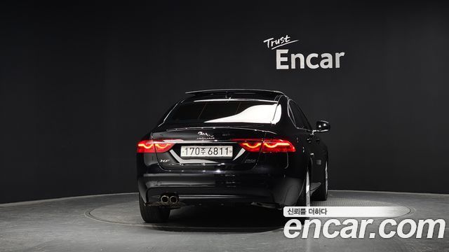 Jaguar XF X260 20d Portfolio AWD - фото 3