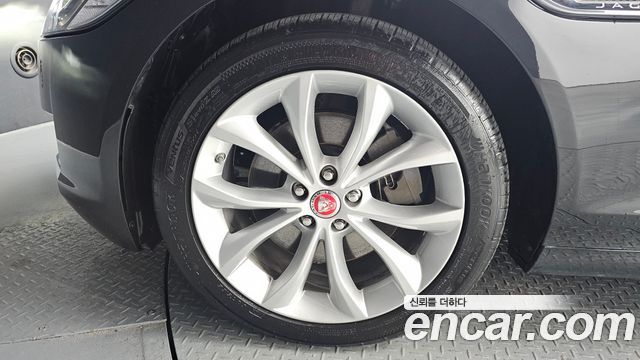 Jaguar XF X260 20d Portfolio AWD - фото 4