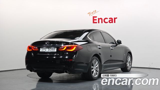 Infiniti Q70 3.7 Style - фото 1