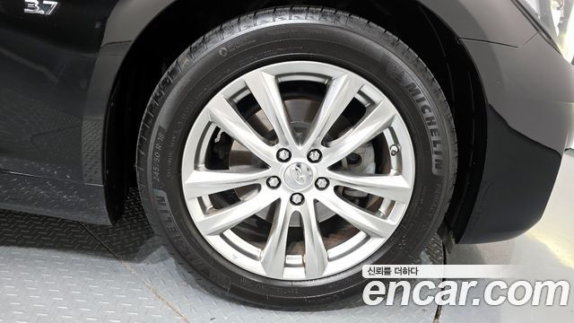 Infiniti Q70 3.7 Style - фото 4