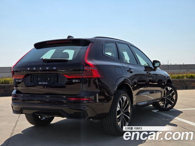 Volvo XC60 2-го поколения B5 Ultra Dark Air Sus - фото 1