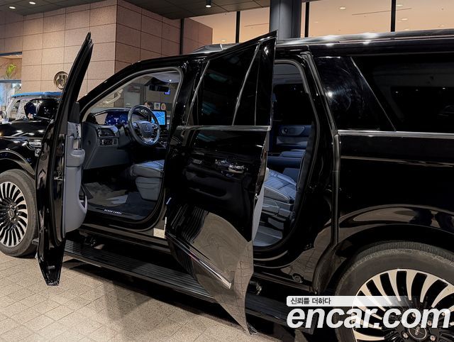 Lincoln Navigator 4-го поколения 3.5L Black Label - фото 3
