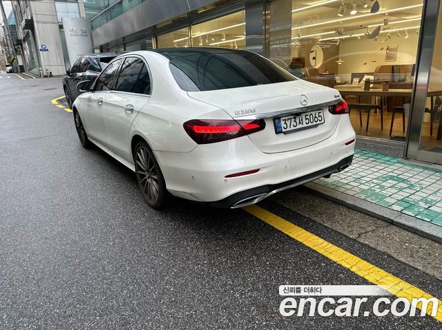 Mercedes-Benz E-Class W213 E350 4MATIC AMG Line - фото 3