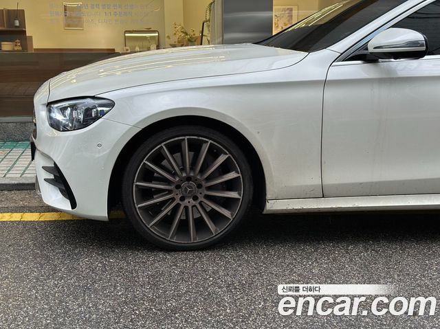 Mercedes-Benz E-Class W213 E350 4MATIC AMG Line - фото 4