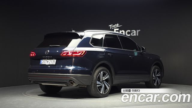 Volkswagen Touareg 3-го поколения 3.0 TDI Premium - фото 1
