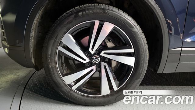 Volkswagen Touareg 3-го поколения 3.0 TDI Premium - фото 4