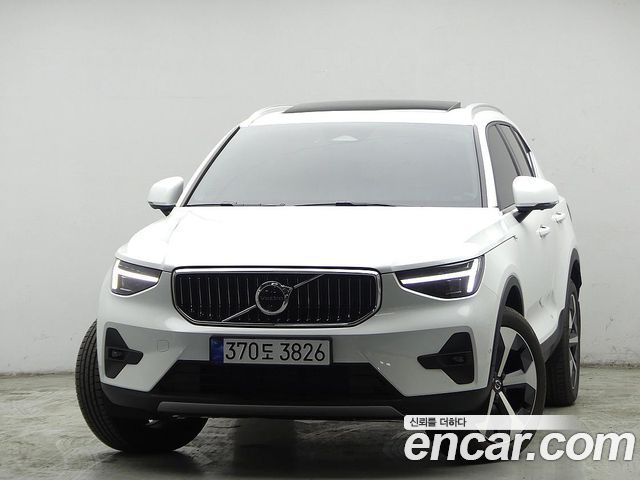 Volvo XC40 B4 Ultimate Bright - фото 2