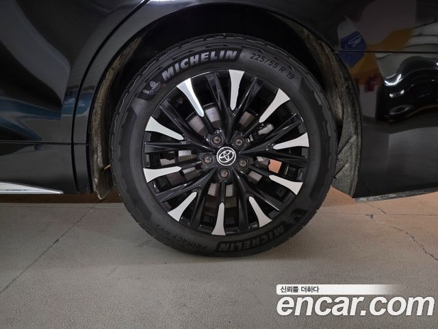 Toyota Alphard 4-го поколения 2.5 HEV Executive AWD - фото 2