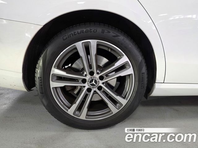 Mercedes-Benz E-Class W213 E350 4MATIC Avantgarde - фото 4