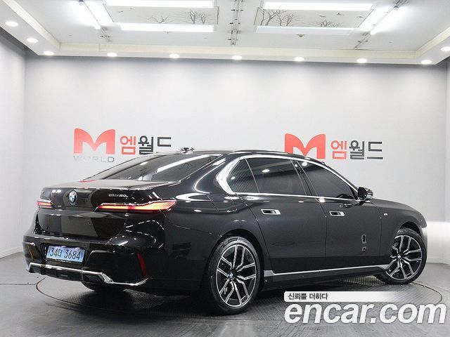 BMW i7 G70 eDrive 50 M Sport - фото 1