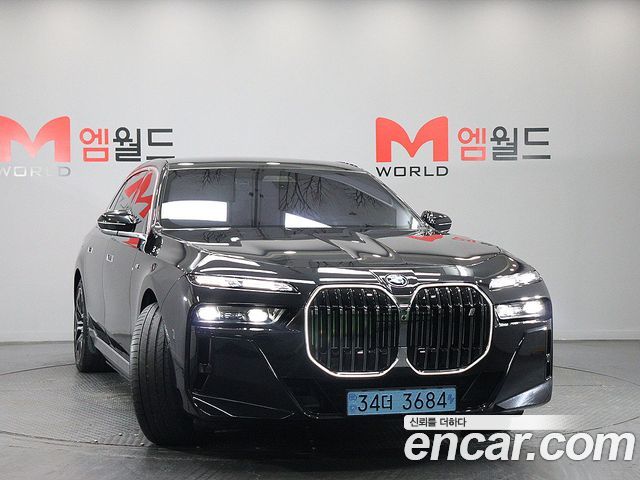BMW i7 G70 eDrive 50 M Sport - фото 2
