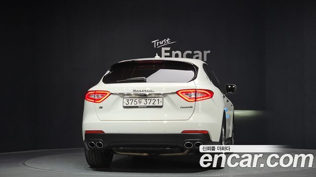 Maserati Levante 3.0 AWD - фото 3