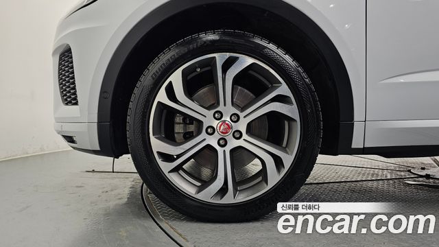 Jaguar E-PACE P250 First Edition - фото 4