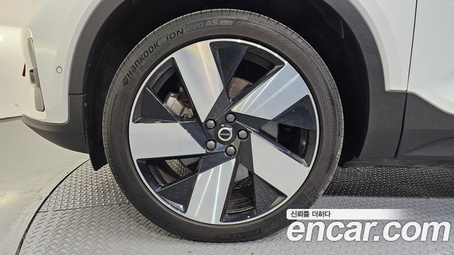 Volvo C40 Twin Ultimate - фото 4