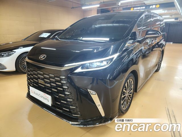 Lexus LM 2-го поколения 500h Executive - фото 1
