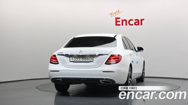 Mercedes-Benz E-Class W213 E250 Avantgarde - фото 3