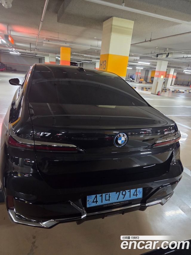 BMW i7 G70 eDrive 50 M Sport - фото 2