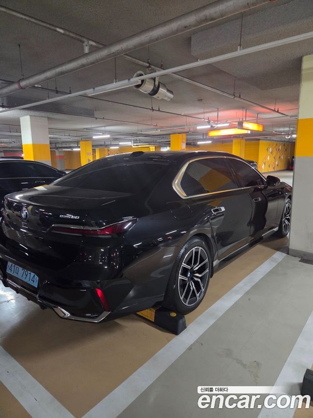 BMW i7 G70 eDrive 50 M Sport - фото 3