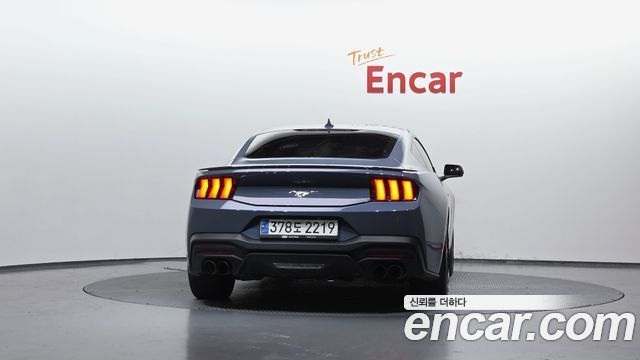 Ford Mustang 7-го поколения 2.3 EcoBoost Premium Coupe - фото 3