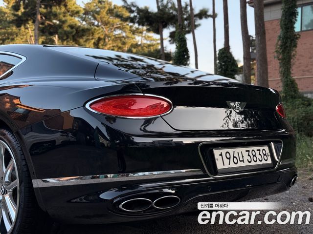 Bentley Continental GT 4.0 GT - фото 3