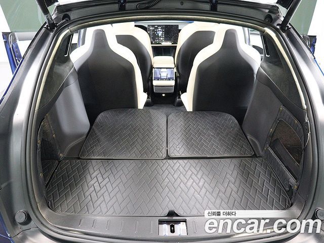Tesla Model X Plaid - фото 4