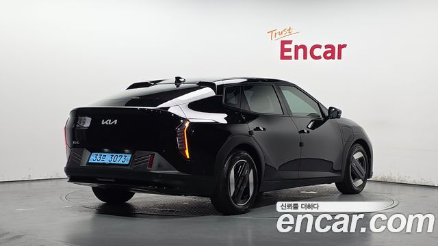 Kia EV4 Long Range 2WD Earth - фото 1