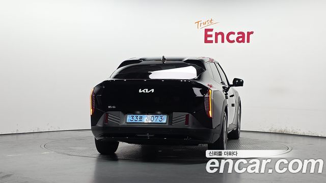 Kia EV4 Long Range 2WD Earth - фото 3