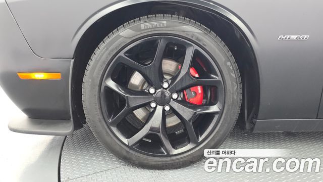 Dodge Challenger 5.7 - фото 4