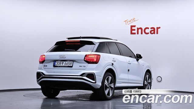 Audi Q2 35 TDI Premium - фото 1