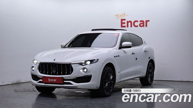 Maserati Levante 3.0 AWD GranLusso - фото 0