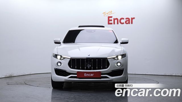 Maserati Levante 3.0 AWD GranLusso - фото 2