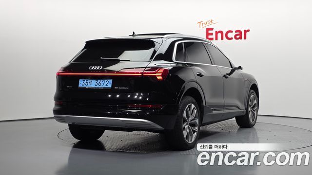 Audi e-tron 55 Quattro - фото 1