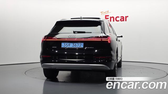 Audi e-tron 55 Quattro - фото 3
