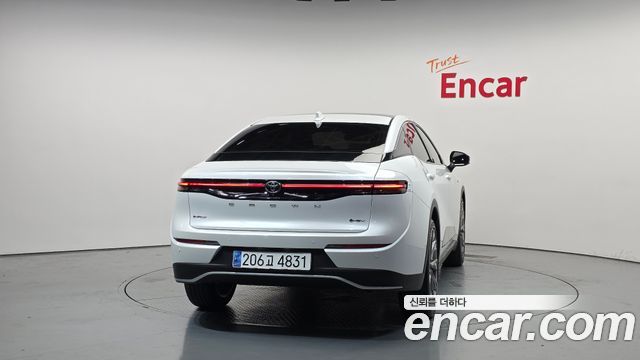 Toyota Crown 2.5 4WD Hybrid - фото 3