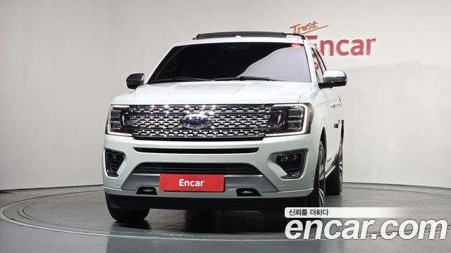 Ford Expedition Platinum 4WD 7Seater - фото 2