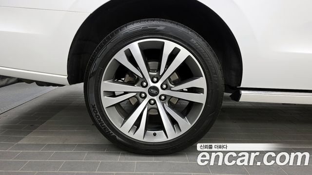 Ford Expedition Platinum 4WD 7Seater - фото 4