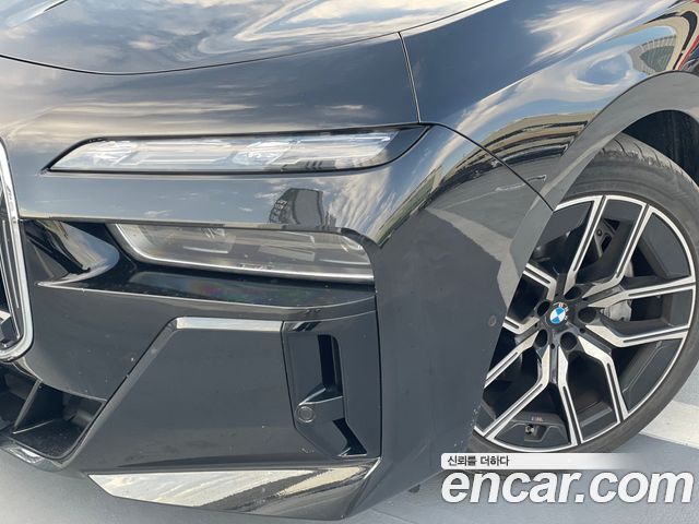 BMW 7-Series G70 740i xDrive M Sport - фото 1