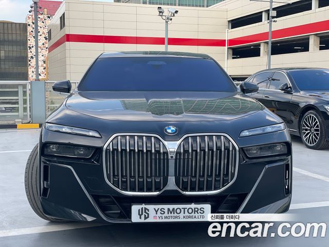 BMW 7-Series G70 740i xDrive M Sport - фото 2