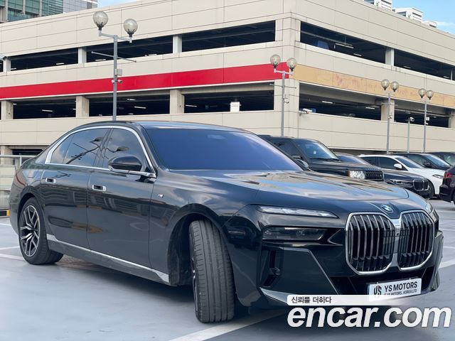 BMW 7-Series G70 740i xDrive M Sport - фото 3