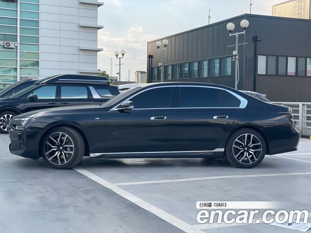 BMW 7-Series G70 740i xDrive M Sport - фото 4
