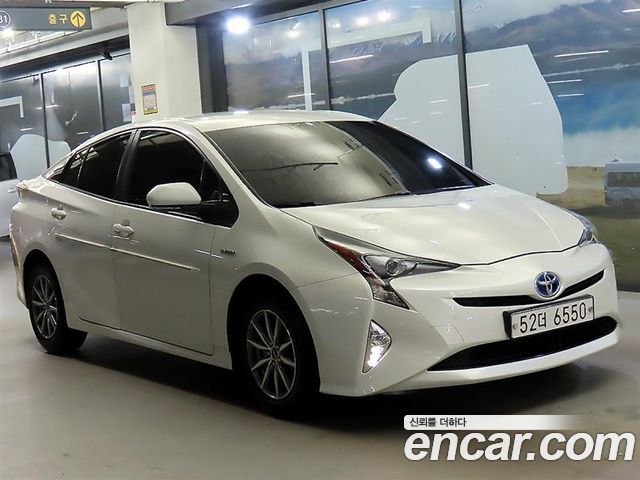 Toyota Prius 4-го поколения 1.8 E - фото 2